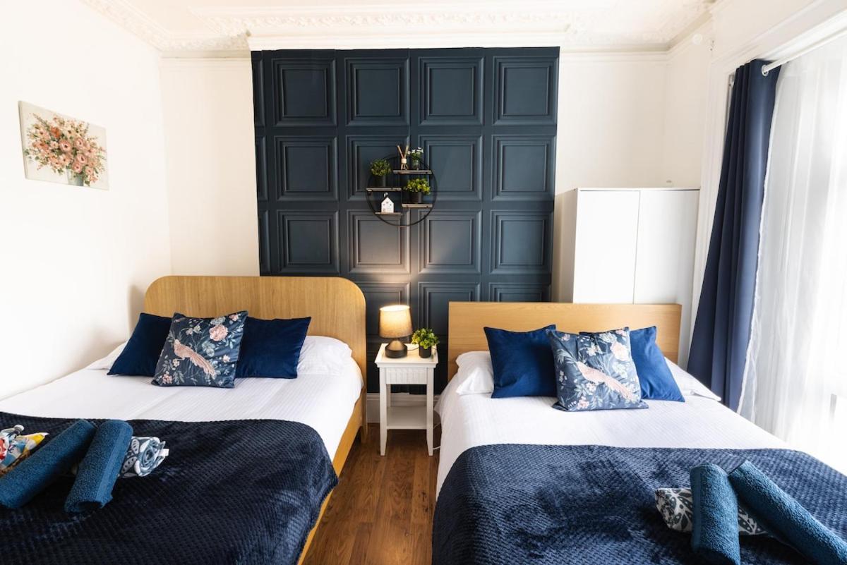 Appartamento Luxury 4beds West London-mobilerateoffers-zone1-family-tourist-weekly-wifi-sleeps7-netflix! Londra