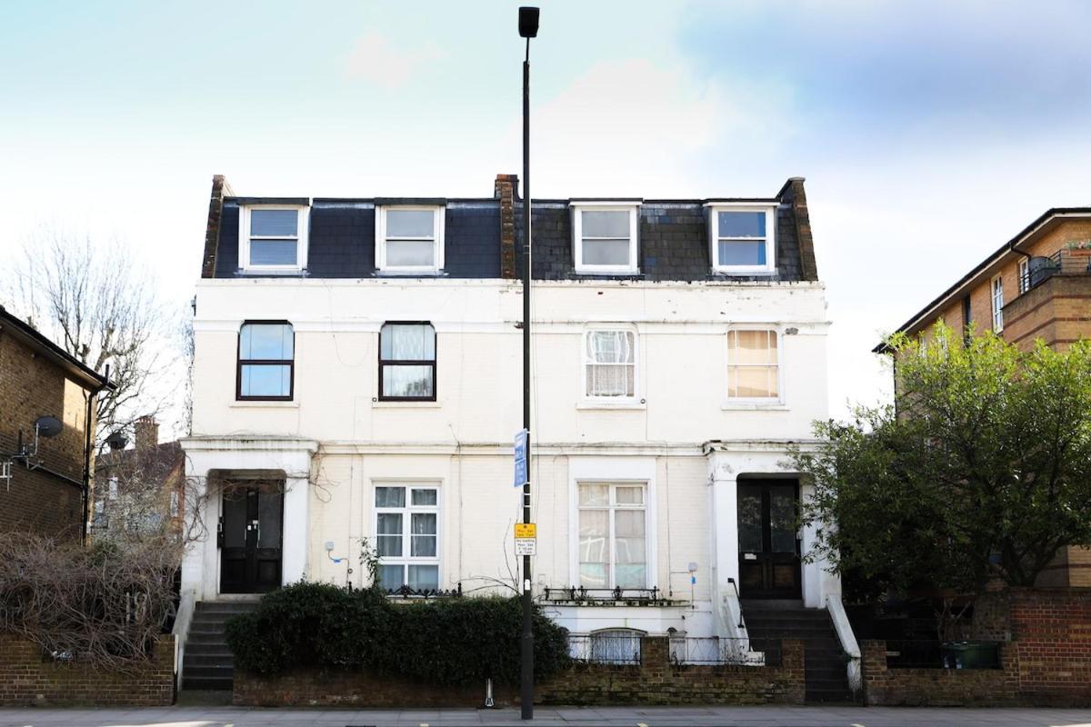 Luxury 4beds West London-mobilerateoffers-zone1-family-tourist-weekly-wifi-sleeps7-netflix!