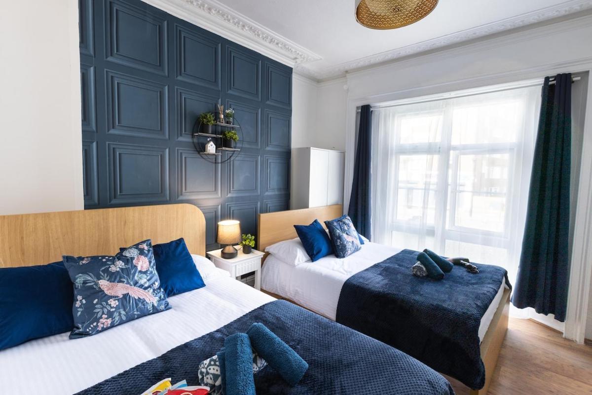 Luxury 4beds West London-mobilerateoffers-zone1-family-tourist-weekly-wifi-sleeps7-netflix! Appartamento *