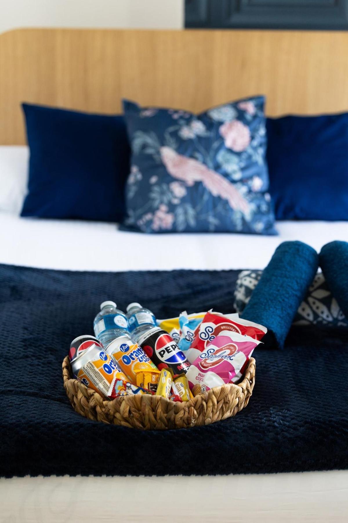 Luxury 4beds West London-mobilerateoffers-zone1-family-tourist-weekly-wifi-sleeps7-netflix! Appartamento *