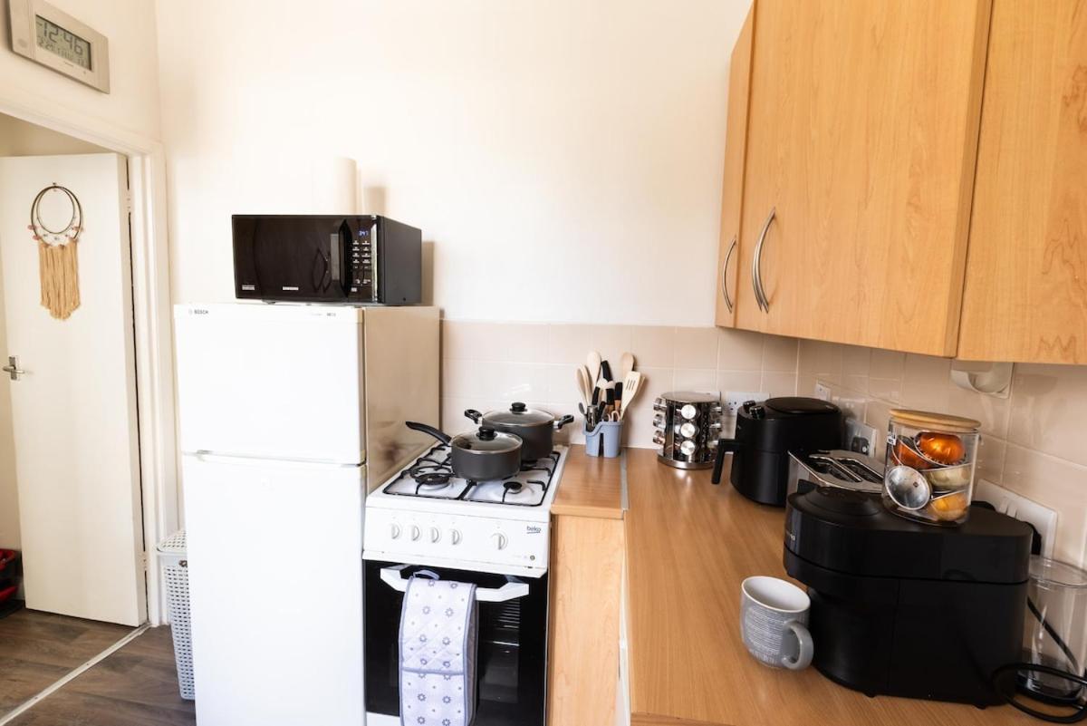 Appartamento Luxury 4beds West London-mobilerateoffers-zone1-family-tourist-weekly-wifi-sleeps7-netflix!