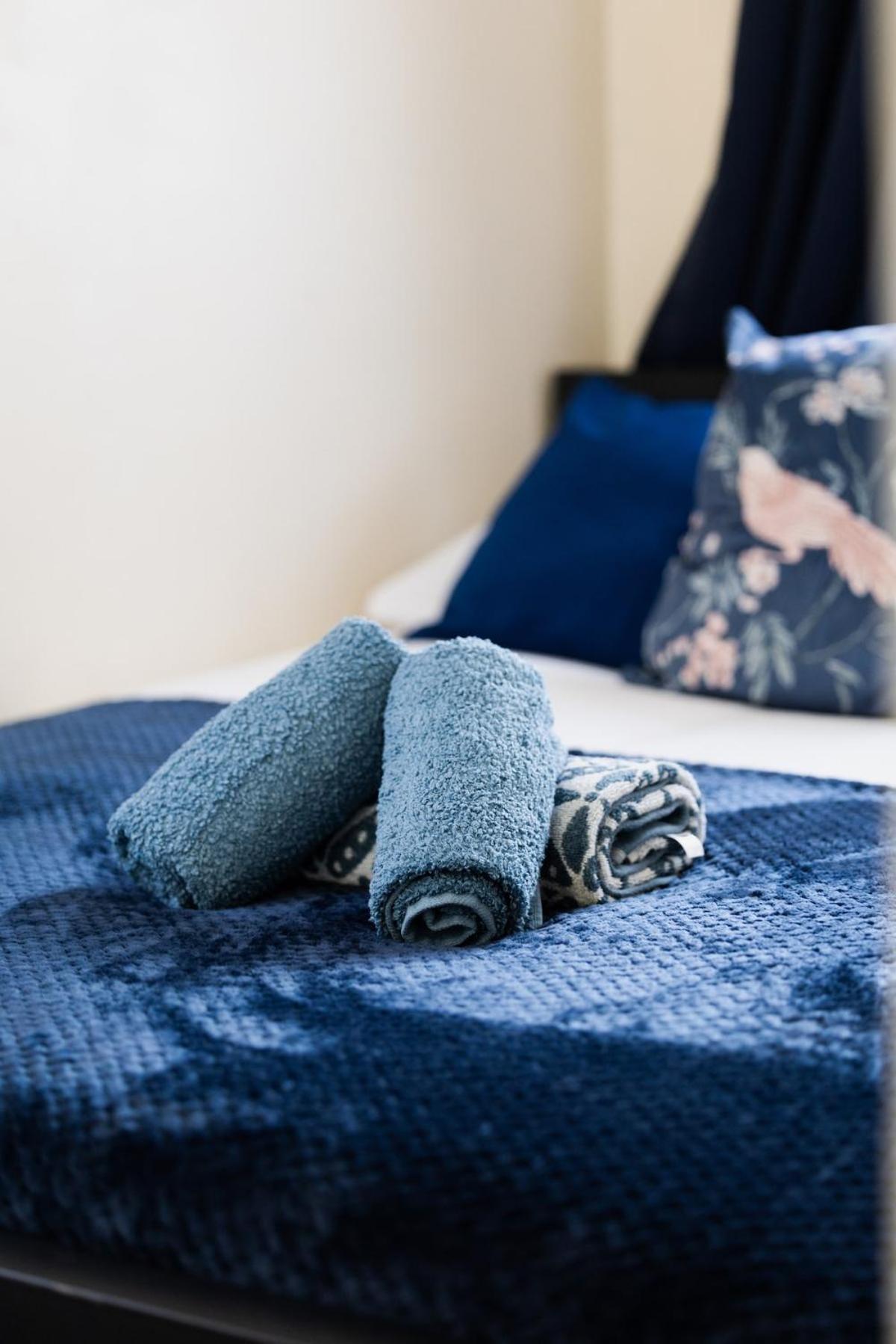 Luxury 4beds West London-mobilerateoffers-zone1-family-tourist-weekly-wifi-sleeps7-netflix! * Londra